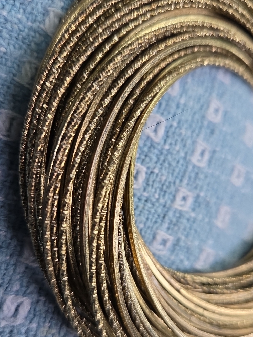 Multi-Strand Stack Of 80 Single Interlocking Bracelets. - Picture 7 of 11